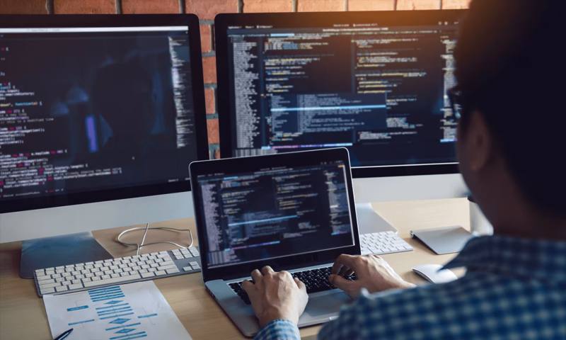 数据科学选型：R与Python如何赋能埇桥区网站建设？